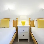 Areias De Sao Joao 2br - Shared Pool & Terrace, By Hopstays *