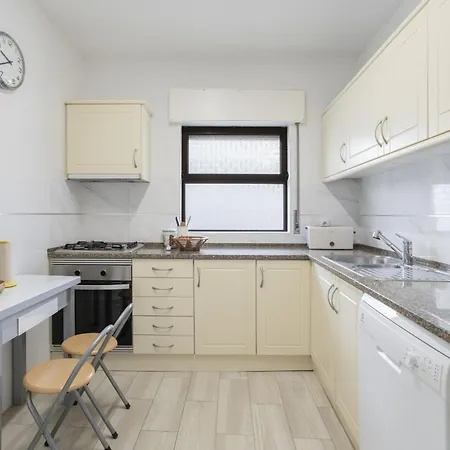 Areias De Sao Joao 2br - Shared Pool & Terrace, By Hopstays Appartement Albufeira