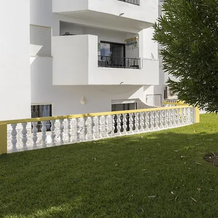 Areias De Sao Joao 2br - Shared Pool & Terrace, By Hopstays البوفيرا