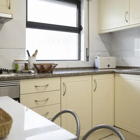 Areias De Sao Joao 2br - Shared Pool & Terrace, By Hopstays אלבופיירה