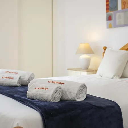Appartamento Areias De Sao Joao 2br - Shared Pool & Terrace, By Hopstays