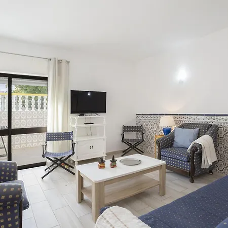 Areias De Sao Joao 2br - Shared Pool & Terrace, By Hopstays Appartamento