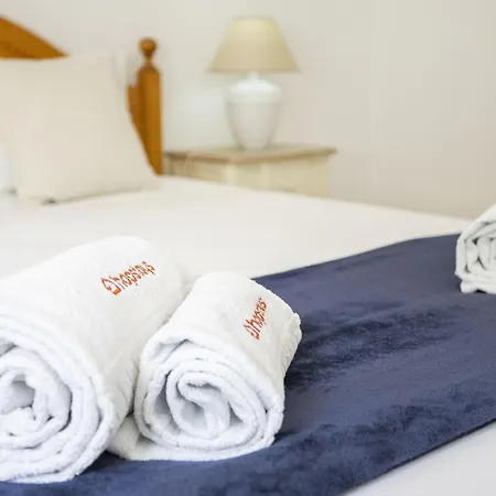 Appartamento Areias De Sao Joao 2br - Shared Pool & Terrace, By Hopstays