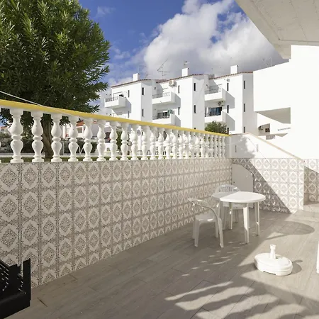 Appartamento Areias De Sao Joao 2br - Shared Pool & Terrace, By Hopstays