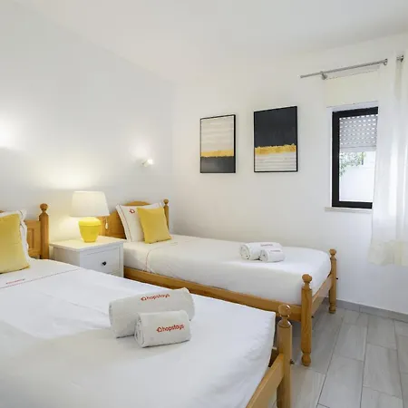 Areias De Sao Joao 2br - Shared Pool & Terrace, By Hopstays Appartamento Albufeira