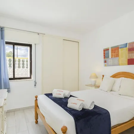 Appartamento Areias De Sao Joao 2br - Shared Pool & Terrace, By Hopstays